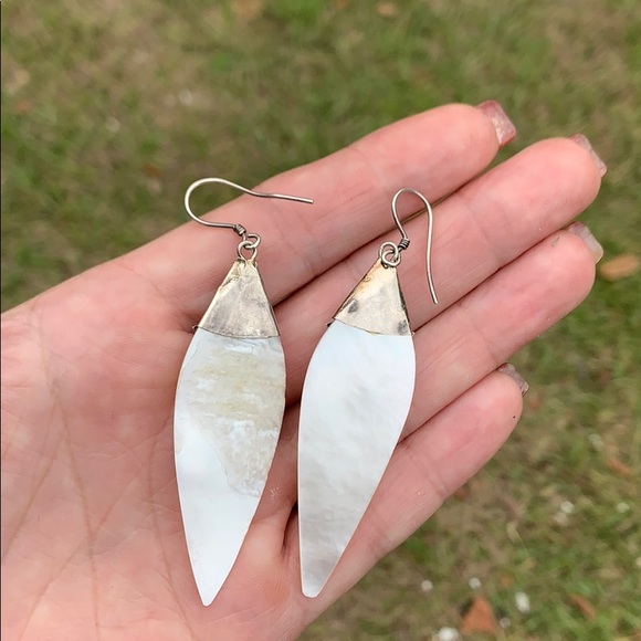 Vintage Sterling Silver Lapis & Mother of Pearl Feather Like Dangle Earrings - Picture 2 of 15